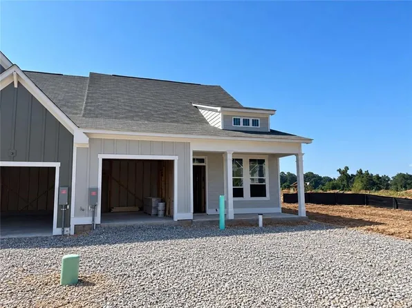 109 Harmony Cir, Cartersville, GA 30120