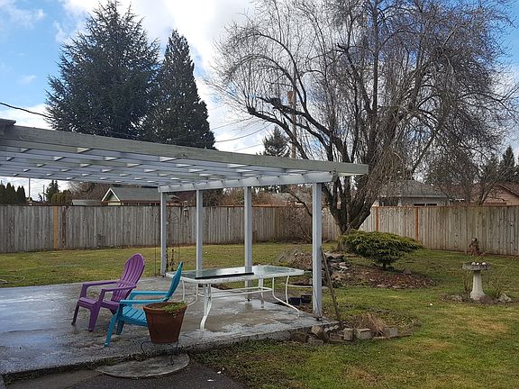 5th image of 12004 NE 79th St