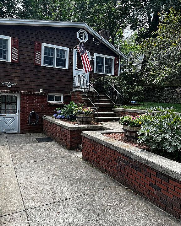 1st image of 5 Mansion Rd