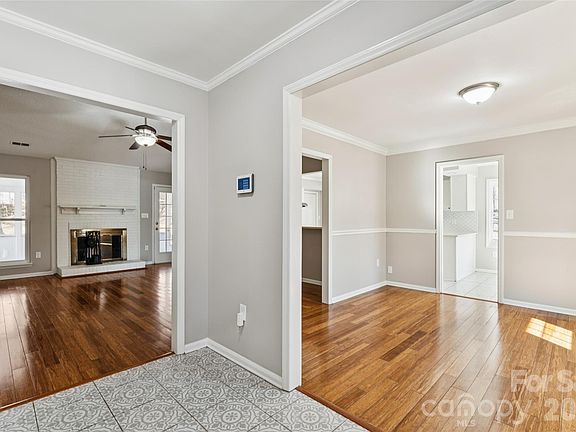 3rd image of 9927 Alden Glen Dr
