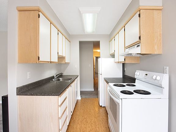 2nd image of 445 Buckland Ave #3161