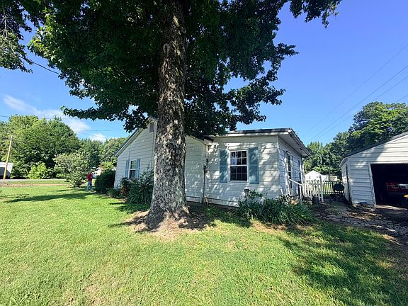 5th image of 3730 Benton Rd