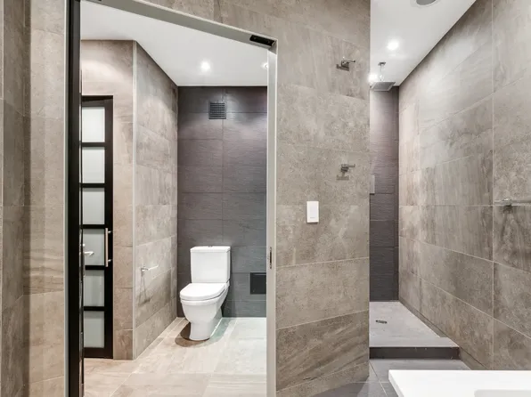 529 West 42nd Street 5R image 10 of 10