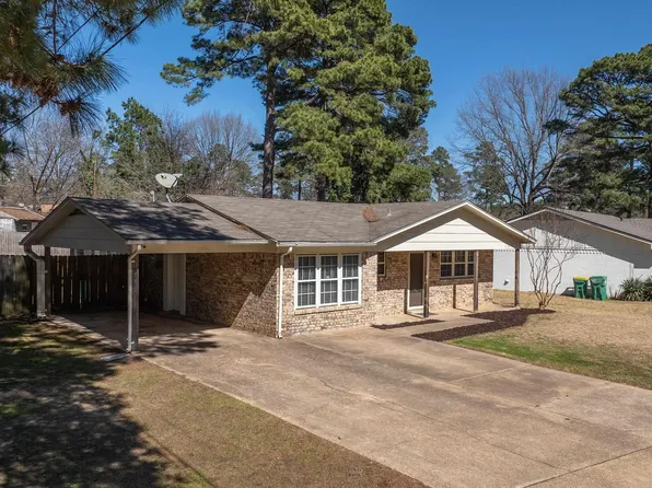 3706 Honeysuckle Ln, Texarkana, TX 75503