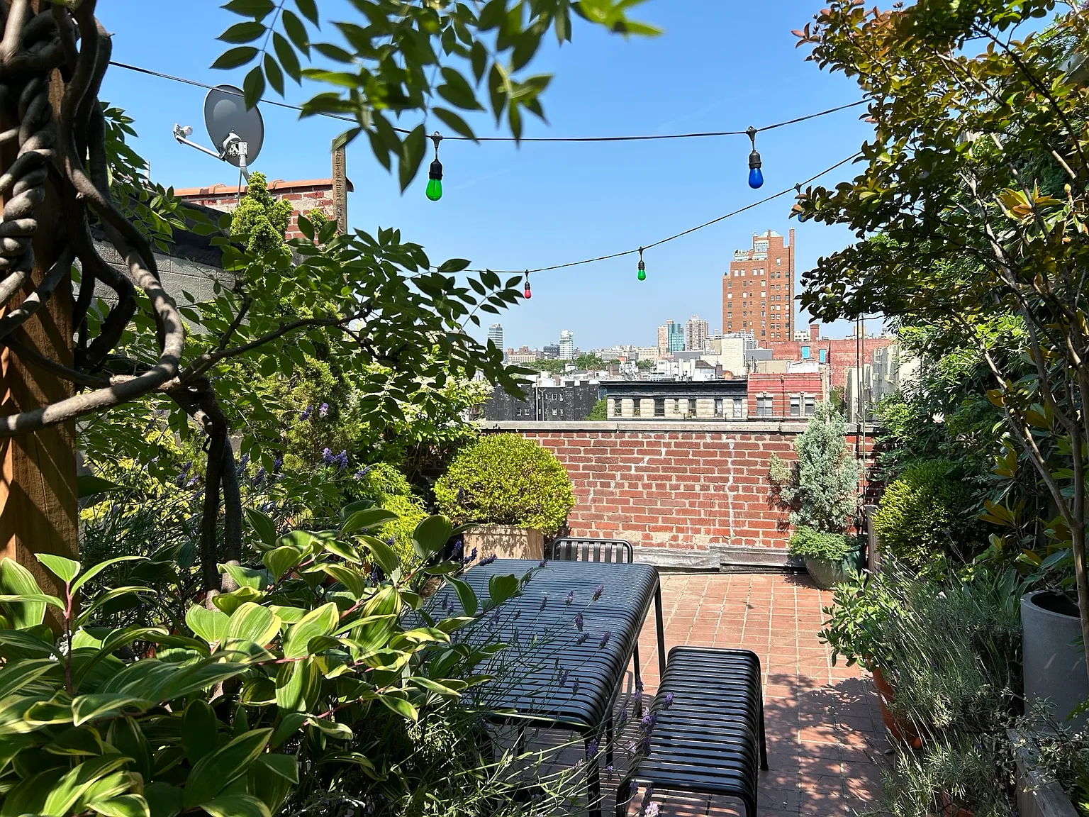 713 East 9th Street — Photo 1