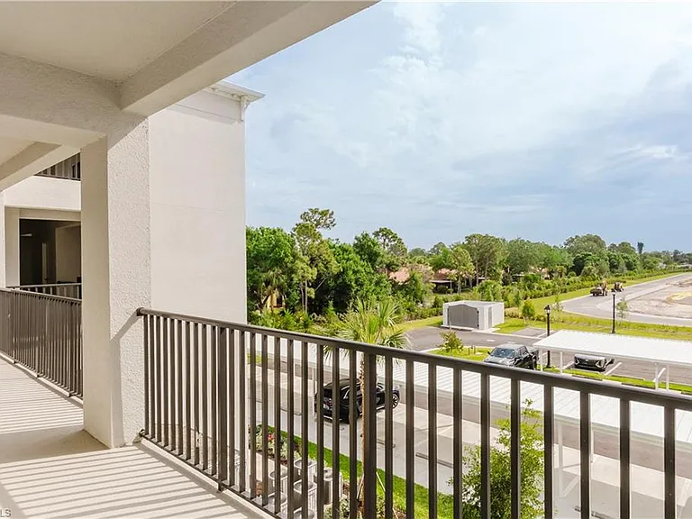 18461 Copperhead Ct N #436 — Photo 1