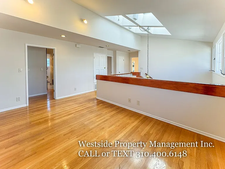 2445 22nd St — Photo 33
