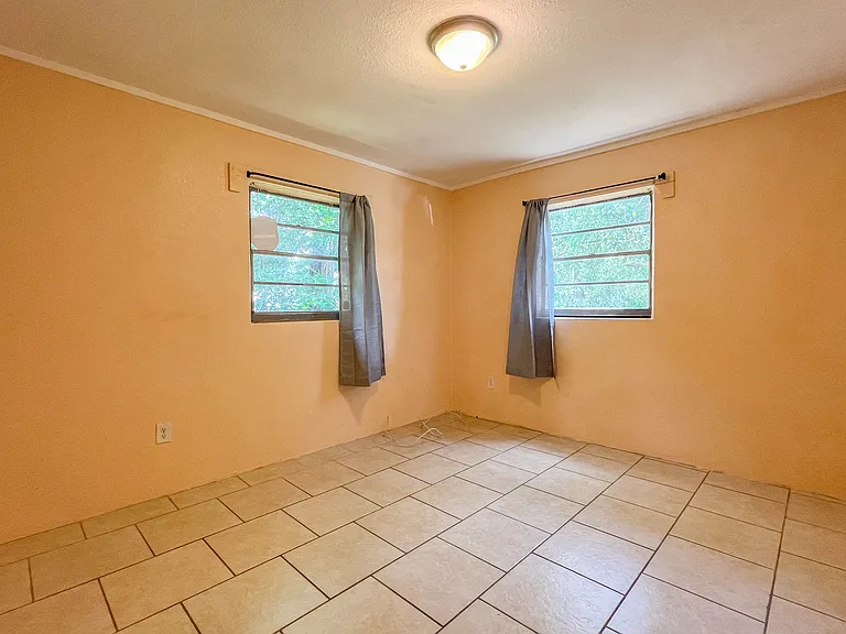 523 Wager Ave — Photo 14