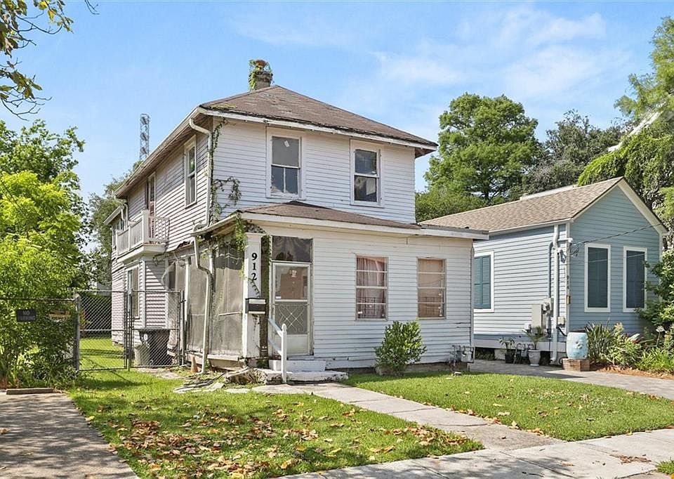 1st image of 912 Cambronne St