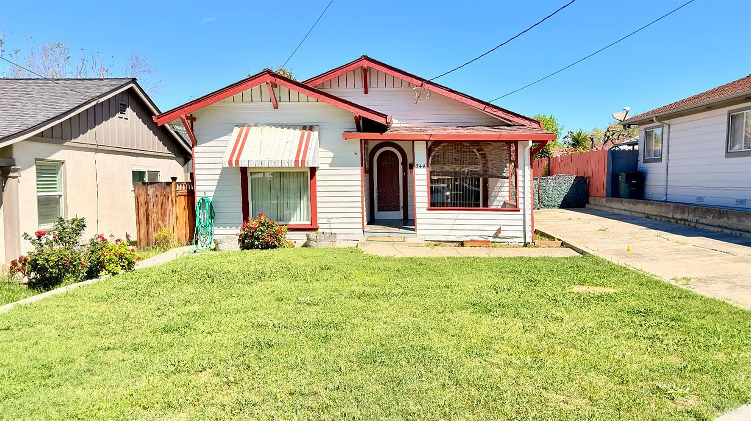 544 B Street photo 1