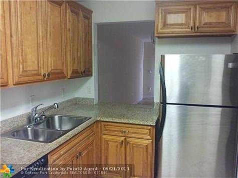 4th image of 221 NW 177th St APT 201