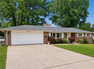 800 Woodview Dr NE, Massillon, OH 44646