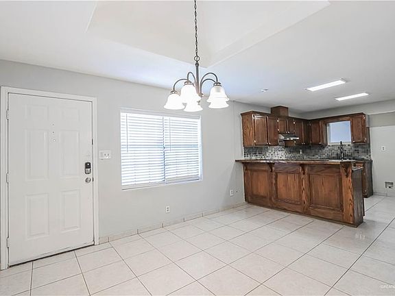 4th image of 1809 Wayne Dr