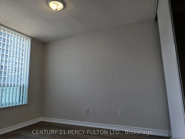 18 Parkview Ave #1811 — Photo 15