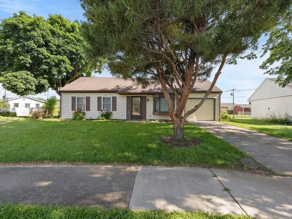 415 Grapevine Ln, Fort Wayne, IN 46825