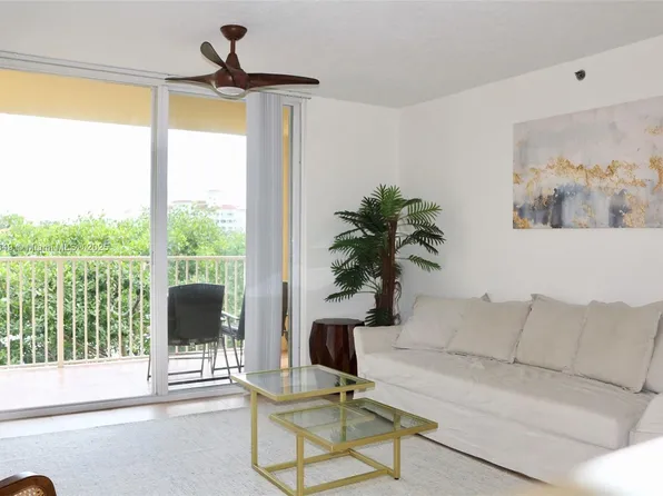 19999 E Country Club Dr, Aventura, FL