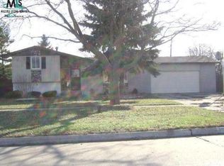 10990 Seventeen Mile Rd, Sterling Heights, MI 48313