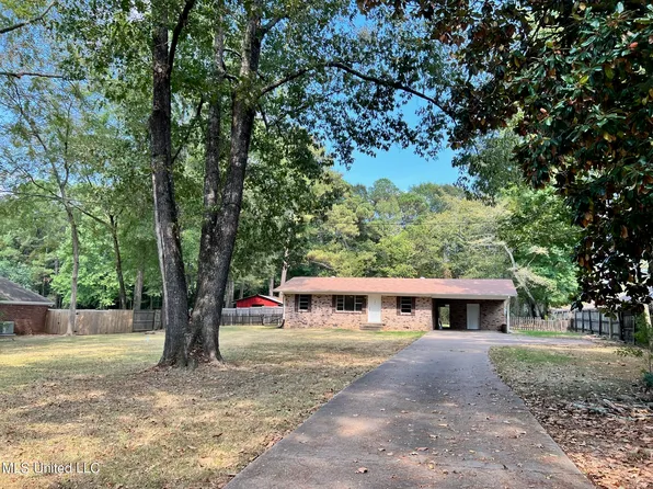 520 Richland Cir, Richland, MS 39218