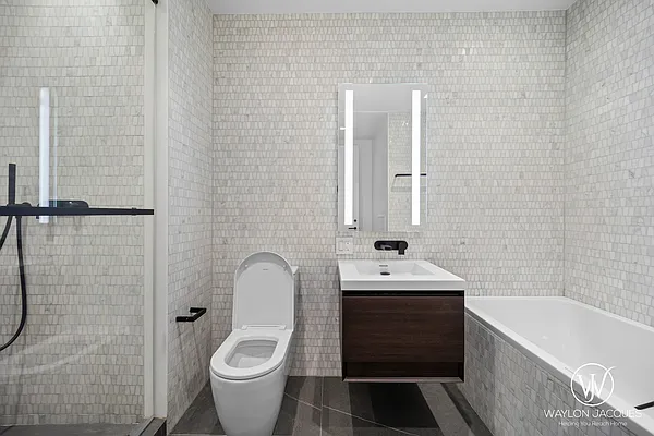 Bathroom, photo 1