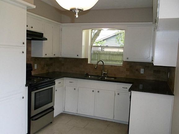 4th image of 3448 Birch Ln