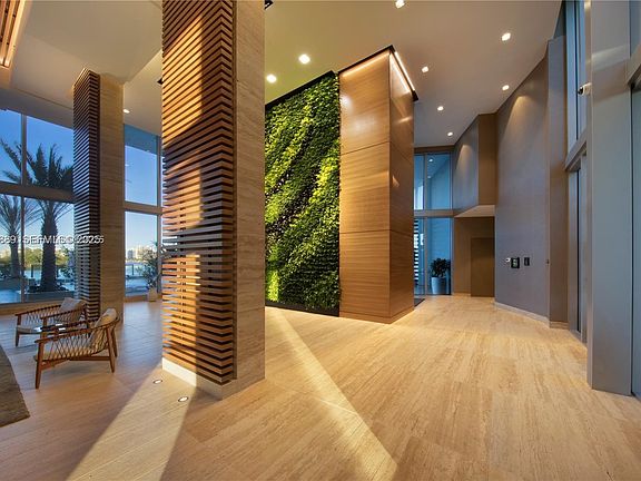 4th image of 16385 Biscayne Blvd #788