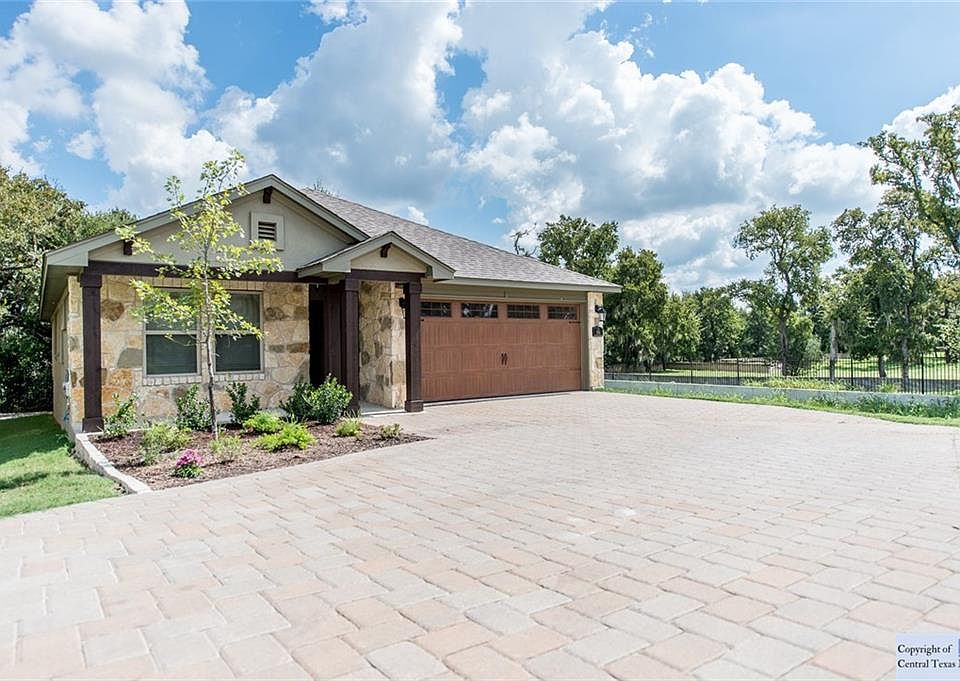 1st image of 306 Parkside Dr
