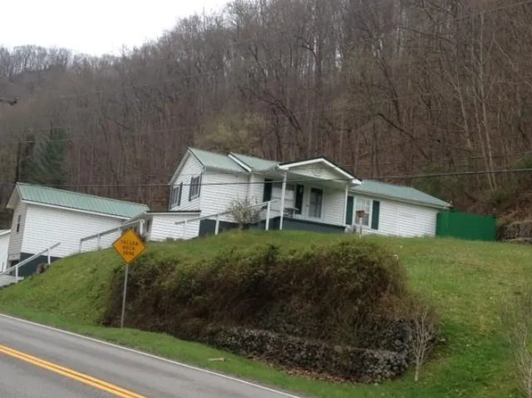 554 Town Mountain Rd, Pikeville, KY 41501