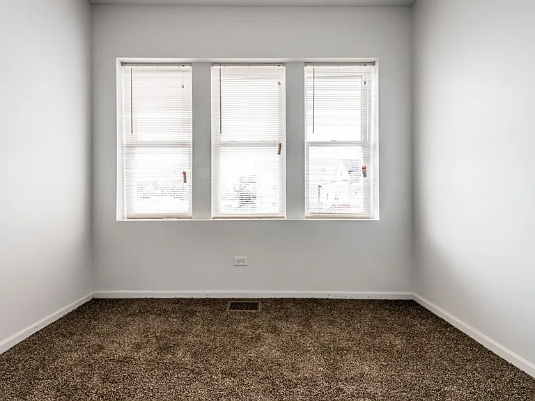 1509-11 S Kenneth Ave — Photo 7
