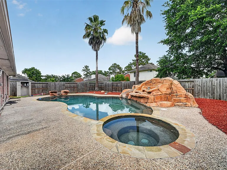 3022 Silver Spur Dr — Photo 1