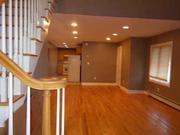3rd image of 8519 60th Ave #2
