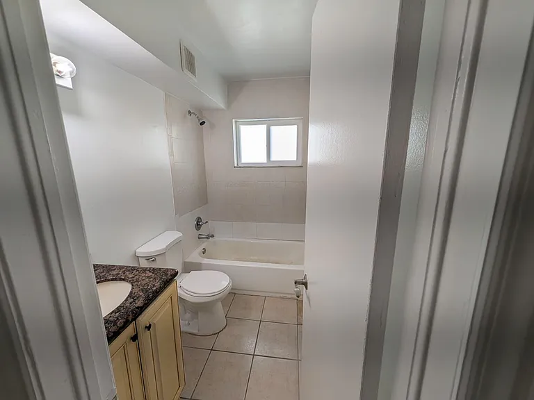 817 Lighthouse Dr #B — Photo 10
