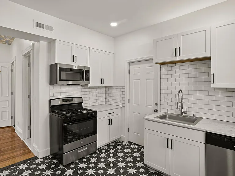 853 Meigs St #B — Photo 3