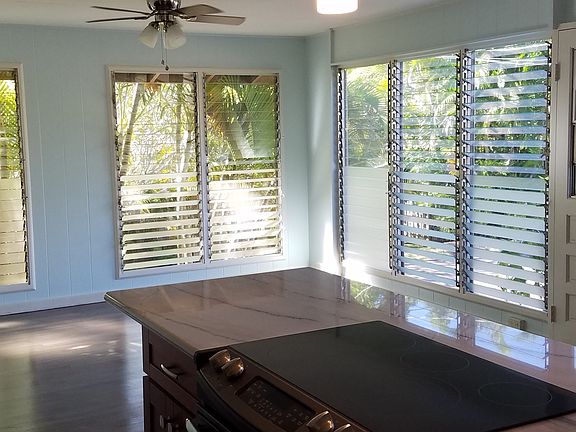 New oven/cooktop in island, perfect for gatherings