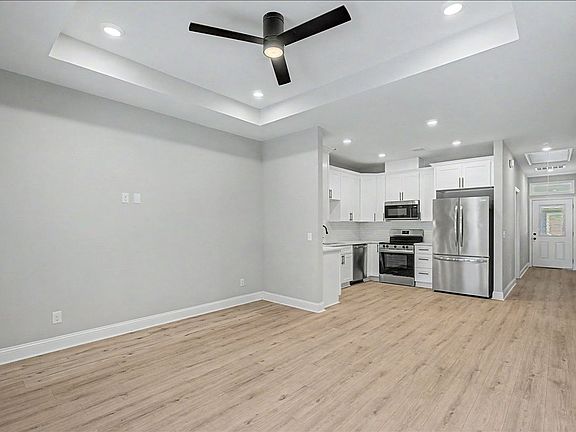 4th image of 1019 W 35th St #B