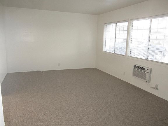 3rd image of 5023 N Muscatel Ave