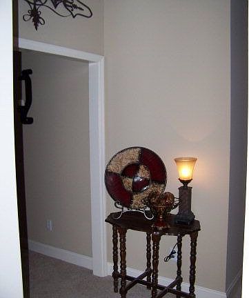 3rd image of 208 Camellia Ave