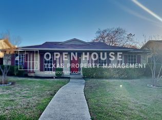 1826 Post Oak Ln, Carrollton, TX 75007