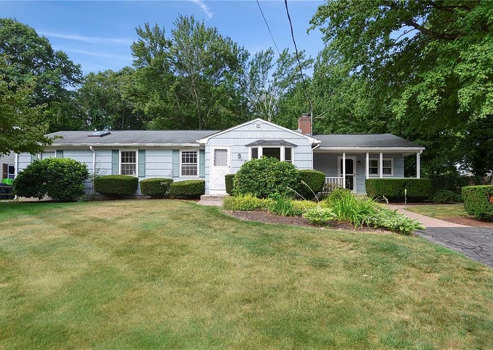1st image of 60 Crestwood Ct