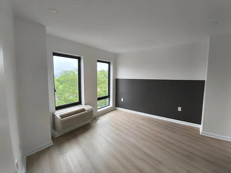 557 Market St #5AA — Photo 2