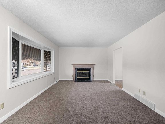 3rd image of 3309 S Hampton Dr