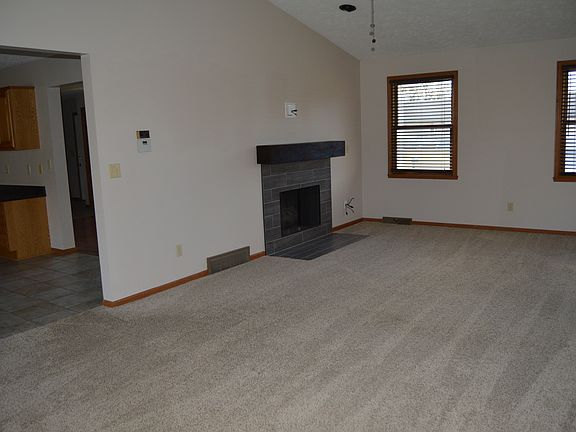 2nd image of 2724 Savannah Ln