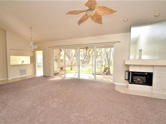 4th image of 2940 Windridge Dr