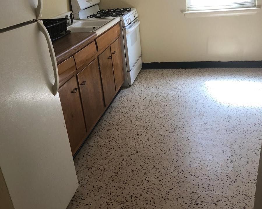 2nd image of 271 Primrose Ave APT 2