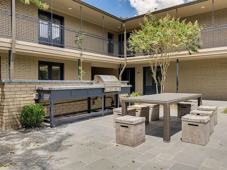1410 Hyde Park Blvd #101 — Photo 42