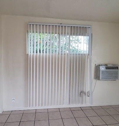 2nd image of 611 N Van Ness Ave #2A