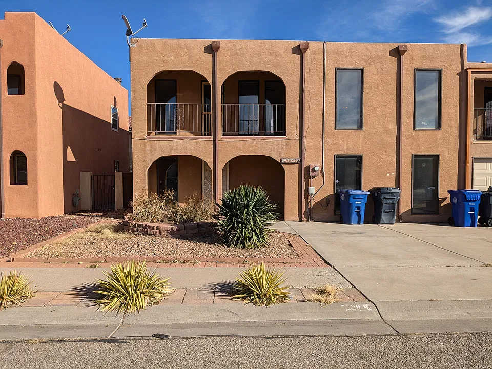 2842 Estrella Brillante St NW