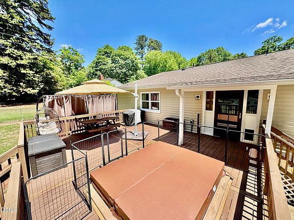 5th image of 122 Watson Dr