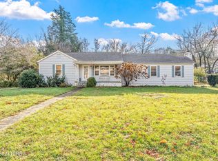 1100 Glenoaks Dr, Knoxville, TN 37918