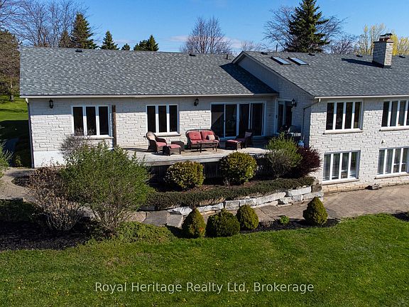 3rd image of 37 Forest Hill Dr