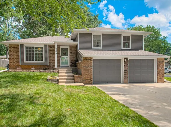 209 SW Palo Dr, Blue Springs, MO 64014